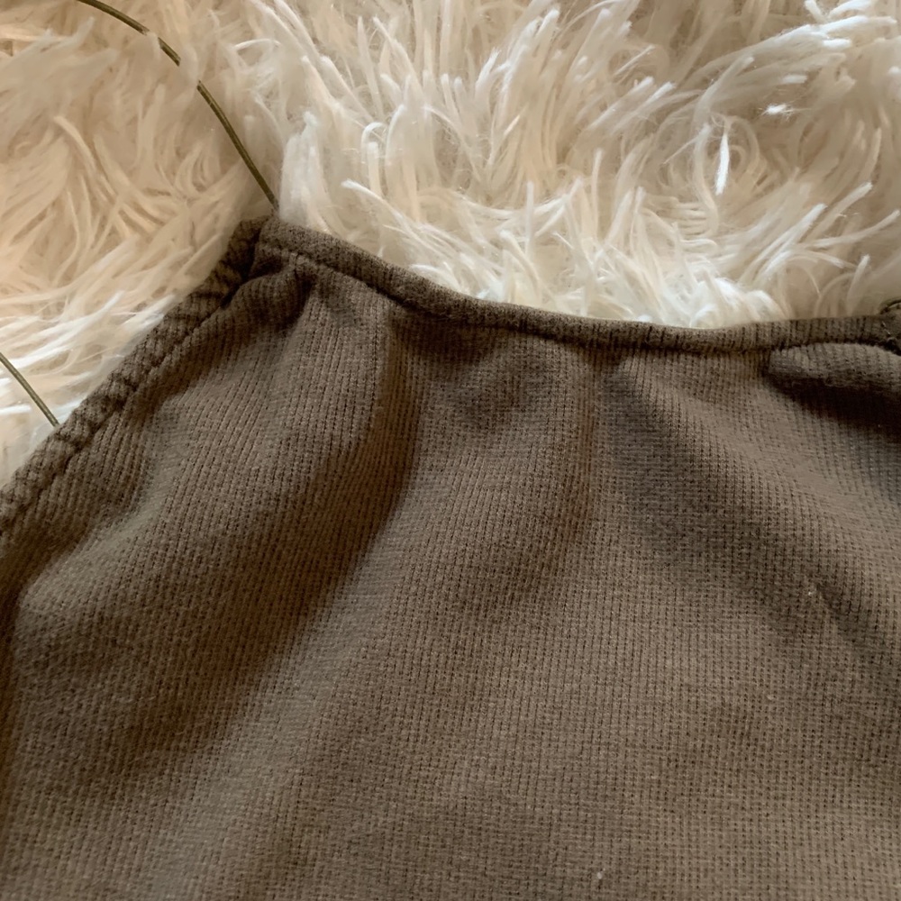 NWOT Brandy Melville Crop Top - Picture 3 of 6